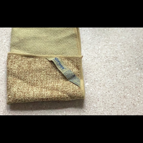 Norwex Veggie and Fruit Scrub Cloth - Picture 3 of 4